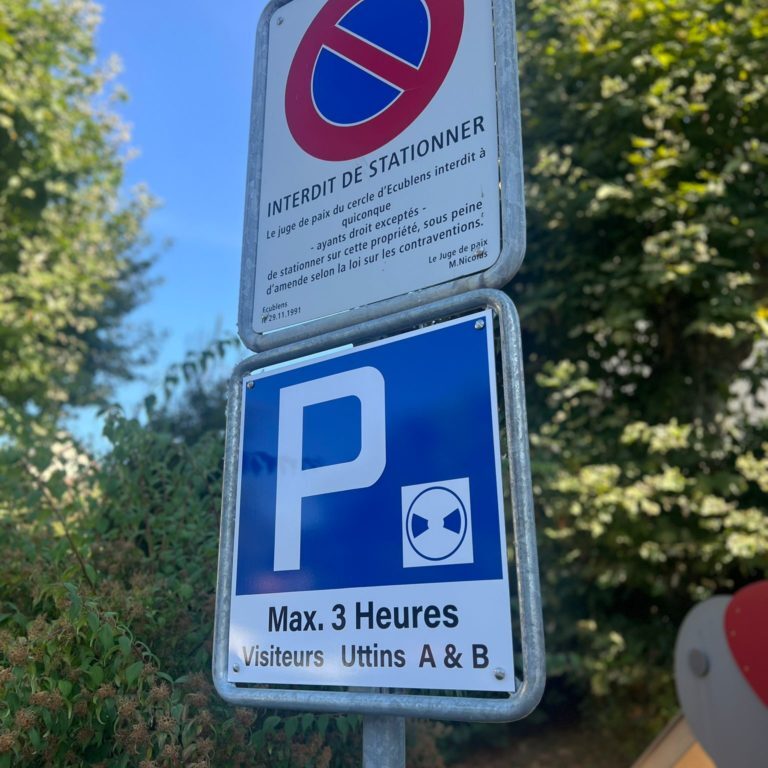 Importance de la signalétique sur un parking